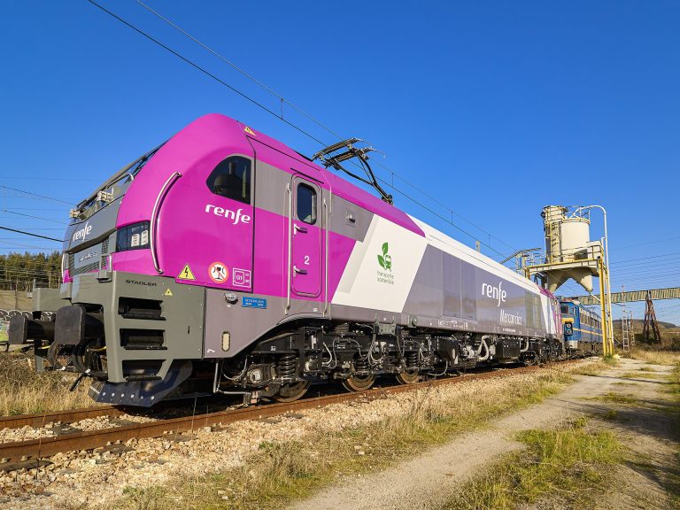 Economía.- Renfe adjudica a Alstom el suministro del sistema Ertms para 28 locomotoras de mercancías por 11,2 millones