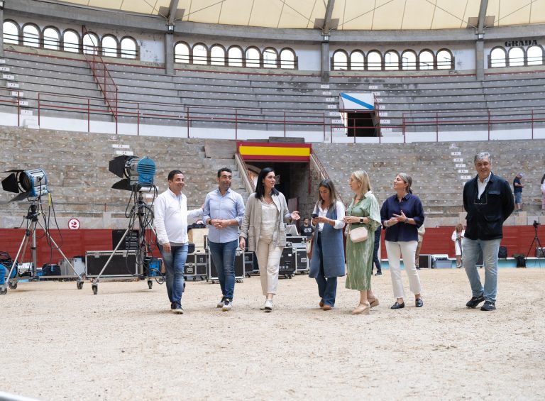 23J.- Puesta a punto de la plaza de toros de Pontevedra para Feijóo: «Aquí comenzará el cambio que España necesita»