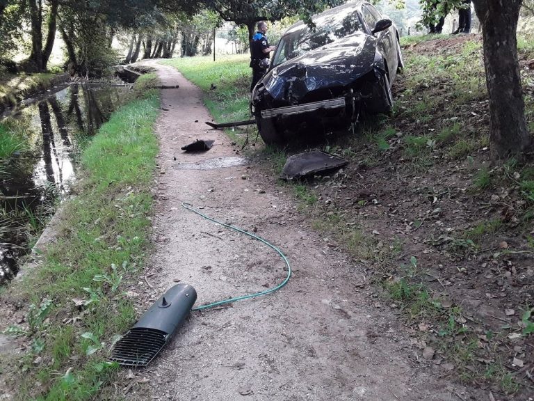 Un conductor da positivo en drogas y alcohol tras sufrir un accidente en el paseo del Rato, en Lugo, y huir a pie