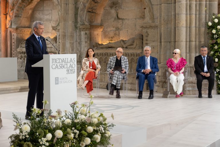 Los grupos registran una proposición conjunta que regula el Panteón dos Galegos Ilustres y lo reconoce como símbolo