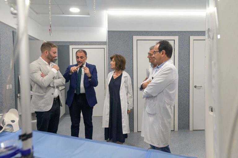 Sanidade asegura que «en breve» se licitará la demolición del hotel de pacientes y las obras de accesos del nuevo Chuac