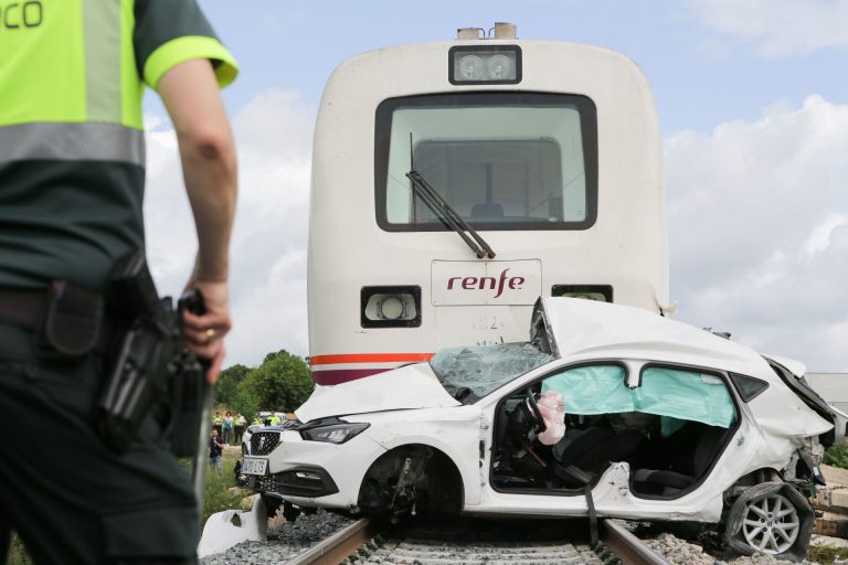 Evoluciona favorablemente el tercer ocupante del vehículo que fue arrollado por un tren en Lugo