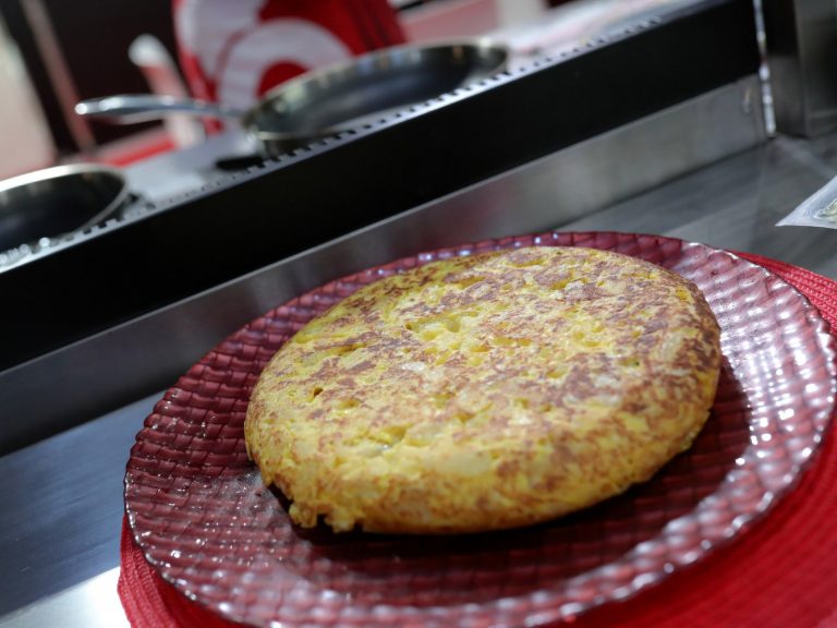 Detectado en Ourense un caso de botulismo por consumo de una tortilla de patatas envasada