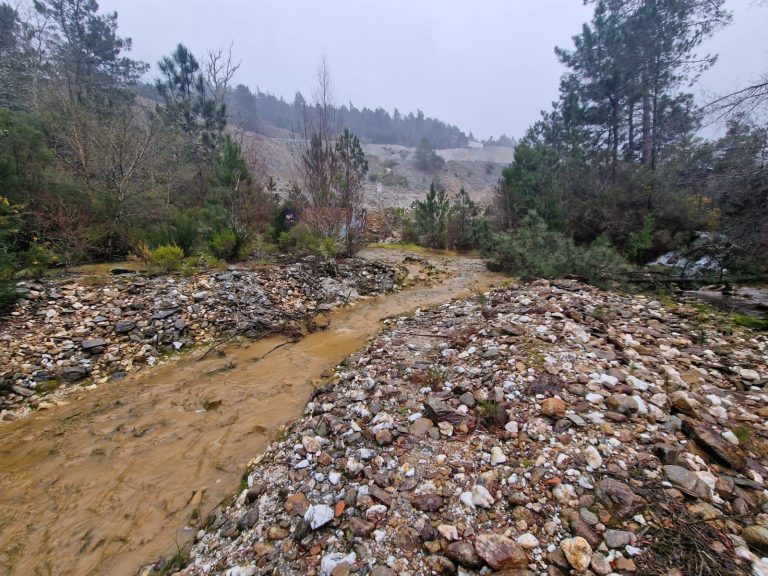 Fiscalía abre diligencias contra la directora de Augas de Galicia por vertidos de la mina de San Finx