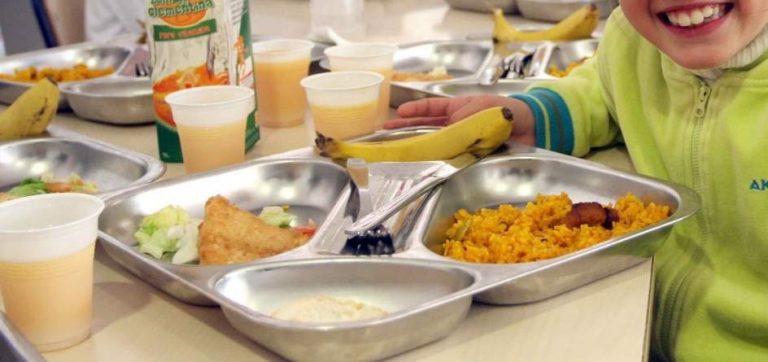 La Xunta convoca las ayudas para el suministro de alimentos frescos en centros escolares
