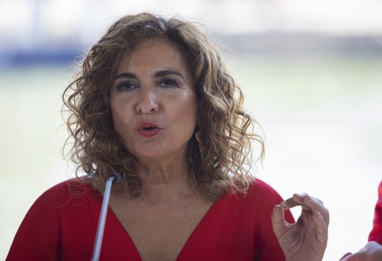(AM.)Montero ve «inhabilitado» a Feijóo y le pide explicaciones al «reconocer que conocía la actividad ilegal» de Dorado