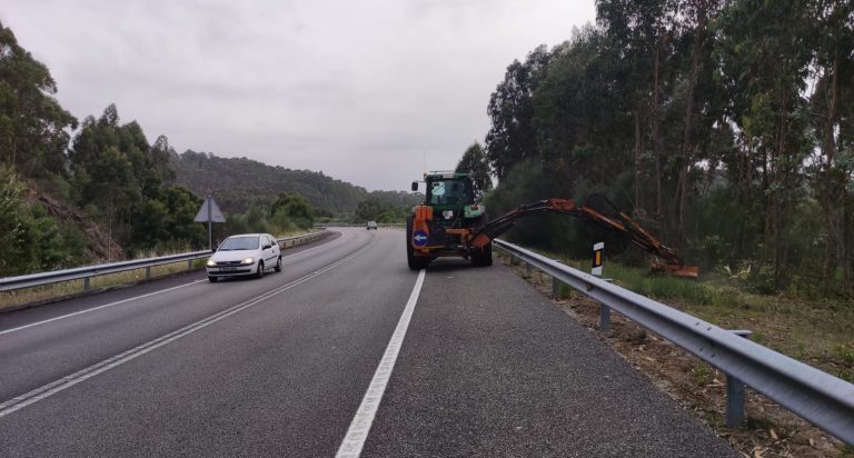 La Xunta comenzará esta semana trabajos de limpieza en la autovía AG-64, en Narón, y en la carretera OU-209, en Leiro