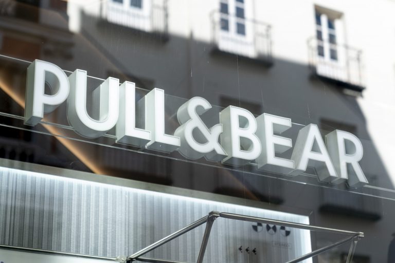 El Supremo avala el acuerdo de Inditex con sindicatos mayoritarios ante la absorción de 48 tiendas de Pull&Bear