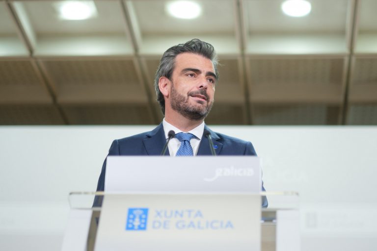 Consello.- Calvo confía en el criterio de Rueda para fijar las autonómicas y confiesa: «De elecciones vamos llenos»