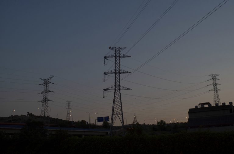 El recibo de la luz sigue a la baja en julio y cae un 49% con respecto a hace un año