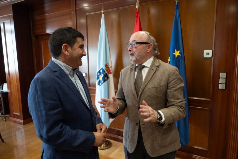 Cesan por jubilación y nuevo destino el jefe de Demarcación de Costas de A Coruña y el director provincial del SEPE