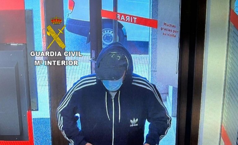 Detenido un hombre de Cambados (Pontevedra) como responsable de dos atracos en bancos de Teo y Moraña