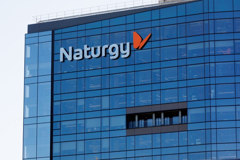 Economía.- Naturgy lanza un producto que permite usar los excedentes de autoconsumo para reducir la factura de luz y gas
