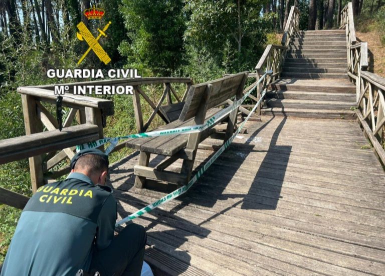 La Guardia Civil identifica a tres menores por un delito de daños en la isla de A Toxa, en O Grove (Pontevedra)