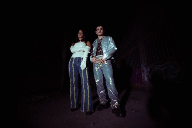 Mondra y Aida, de Tanxugueiras, colaboran en el single ‘Ruando’