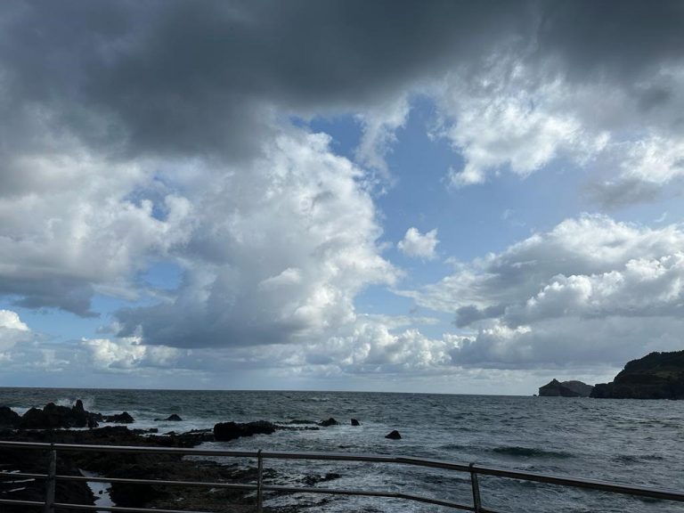 La DANA pone este sábado en riesgo por lluvias y tormentas a todas las CC.AA menos a las Islas Canarias