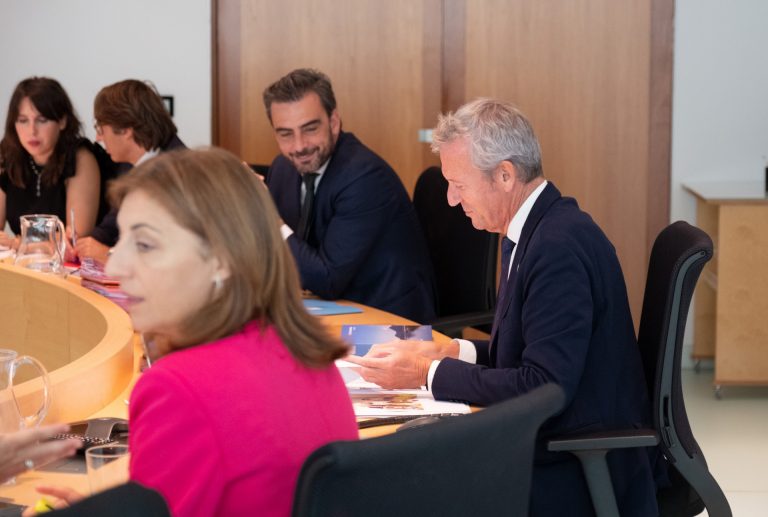 Consello.- La Xunta aprueba el decreto que flexibiliza los requisitos para convertir los bajos comerciales en viviendas