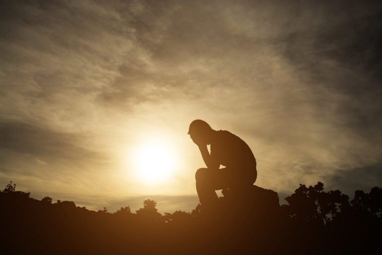 El consumo de sustancias es un factor de riesgo de suicidio, según un estudio promovido por expertos gallegos