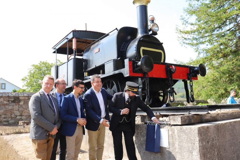La Xunta incorpora la locomotora ‘Sarita’ a la musealización de la Fundación Camilo José Cela