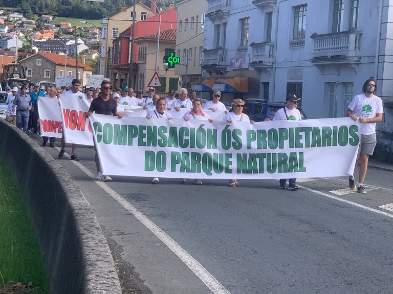 Nueva protesta contra la Xunta de los propietarios de terrenos situados en As Fragas do Eume