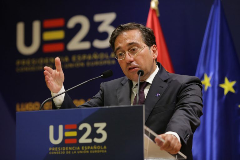 Los 27 se resisten a decidir sobre las lenguas cooficiales sin dictamen jurídico y estimación de costes
