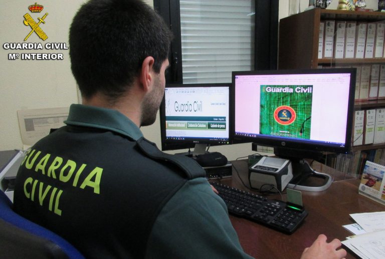Investigadas dos personas, de Zaragoza y de Pamplona, por estafar 4.100 euros a una vecina de Ames (A Coruña)