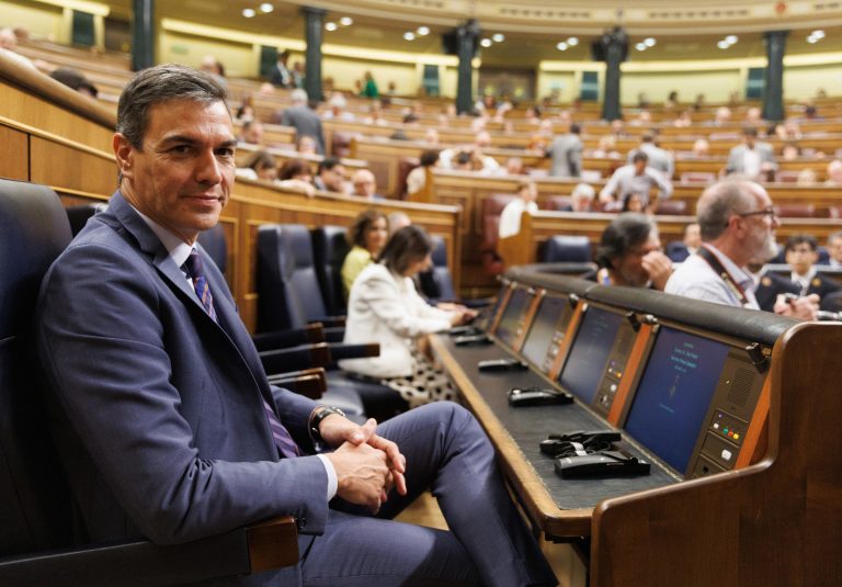 Sánchez dice que España avanza en su «pluralidad lingüística» con el uso de las lenguas cooficiales en el Congreso