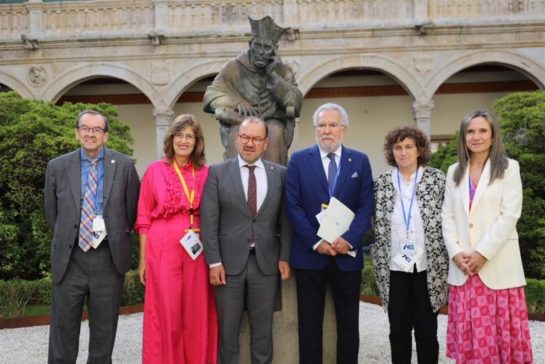 Santalices reivindica el «papel determinante» de la universidad en el desarrollo de Galicia