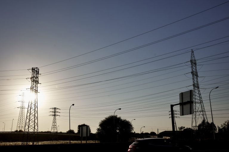 El precio de la luz repunta este martes un 3,3% y tocará un nuevo máximo en septiembre, con 123 euros/MWh