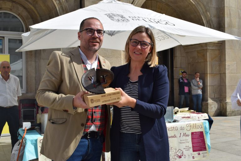 La fiesta de la filloa de Muimenta recibe el premio a la excelencia turística de la provincia de Lugo