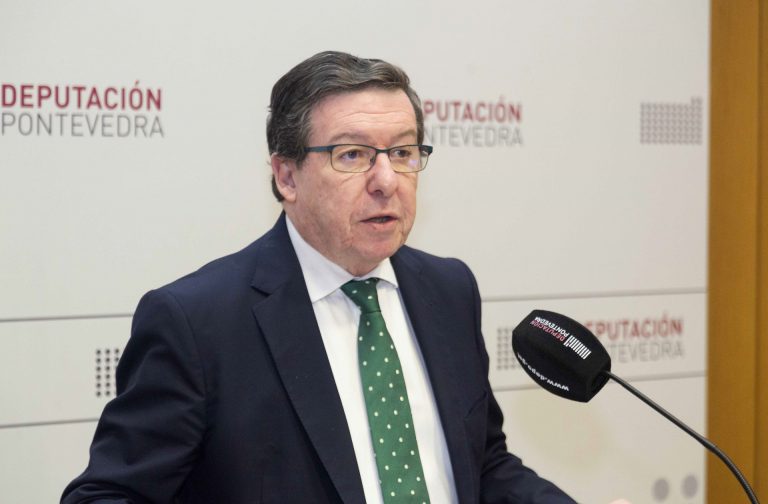 El PSOE ve al presidente de la Diputación de Pontevedra «acomplejado», porque está «escondido» de los alcaldes