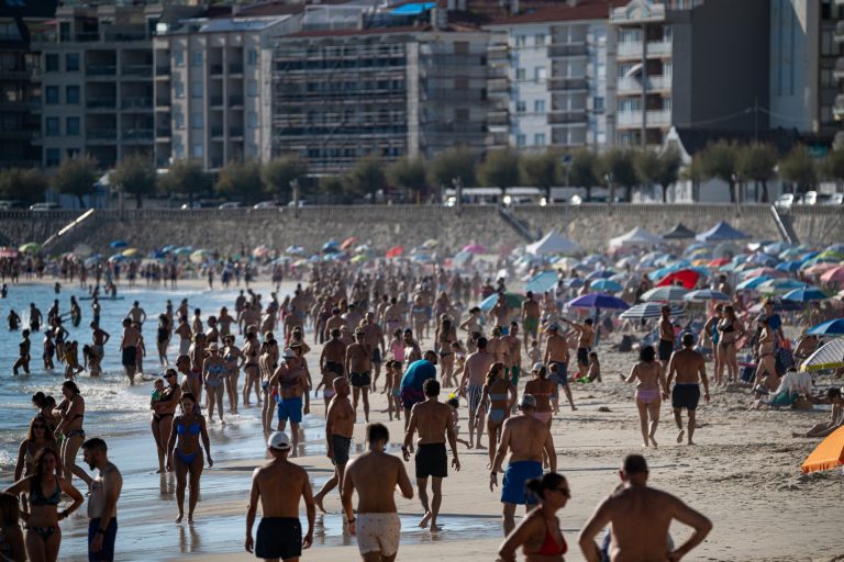 Los termómetros superan los 36 grados en Ourense, en un sábado con la mayor parte de Galicia por encima de los 30 grados