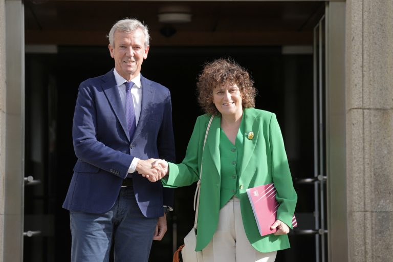(AM) Xunta y Ayuntamiento trabajarán para legislar una tasa turística solo para Santiago y financiar más la capital