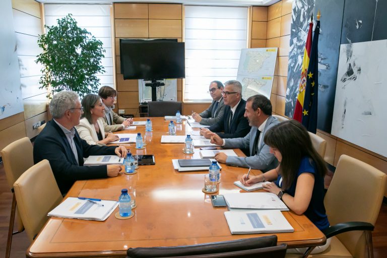 Los trenes Avril y los de bajo coste de Renfe estarán en funcionamiento en Galicia en el primer trimestre