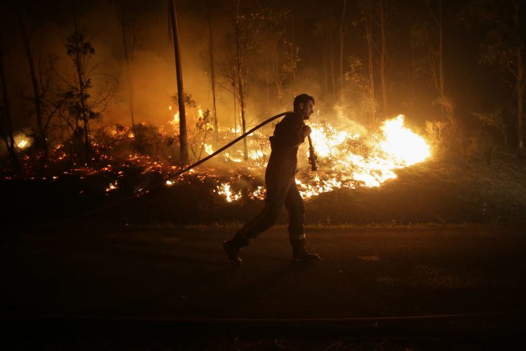 La superficie calcinada por el incendio forestal de Trabada (Lugo) se eleva a 450 hectáreas