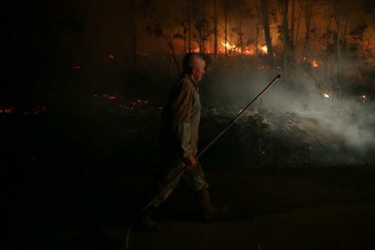 El incendio de Trabada afecta a 2.000 hectáreas y está controlado