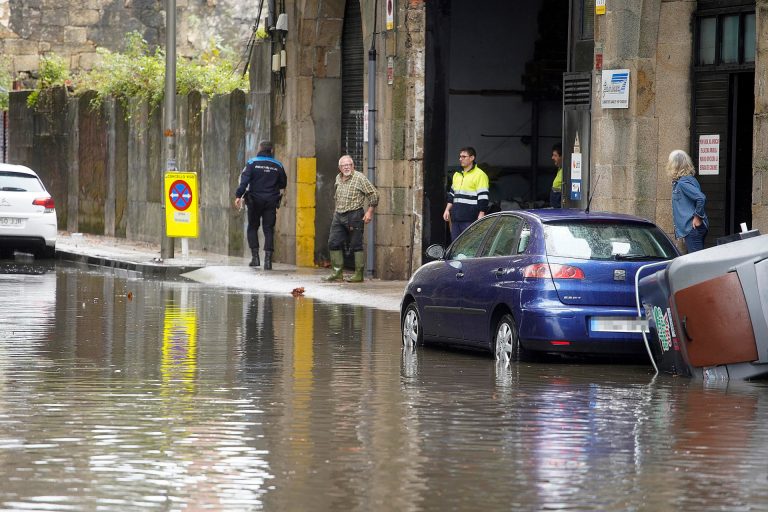 Caídas de árboles e inundaciones de carreteras: el temporal deja más de 435 incidencias en Galicia este jueves