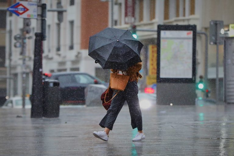 La borrasca ‘Bernard’ llegará mañana a España y pondrá en riesgo por viento, lluvias y oleaje a 11 CCAA