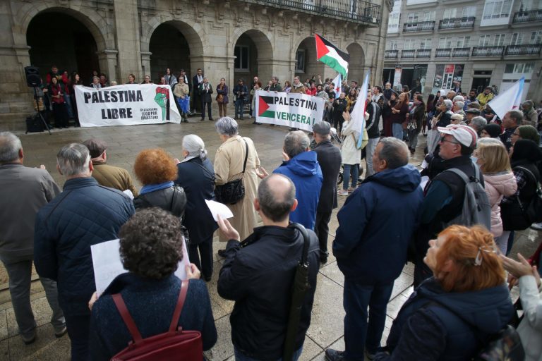Varias localidades gallegas claman en la calle contra «el genocidio» en Palestina