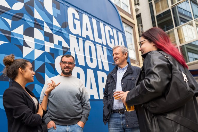 Rueda compromete en Malpica «seguir defendiendo el modo de vida de la Galicia costera»