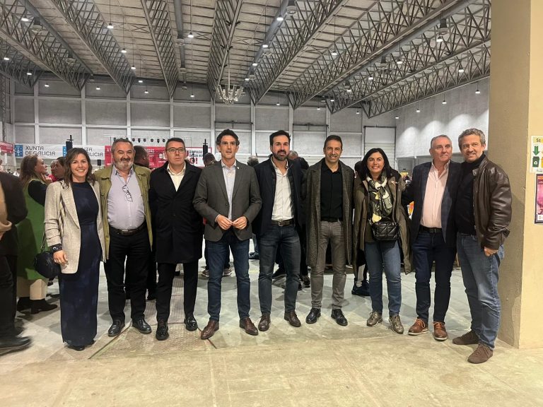 Villares elogia la labor desinteresada y solidaria de las asociaciones vecinales en la XXI edición del Día del Vecino