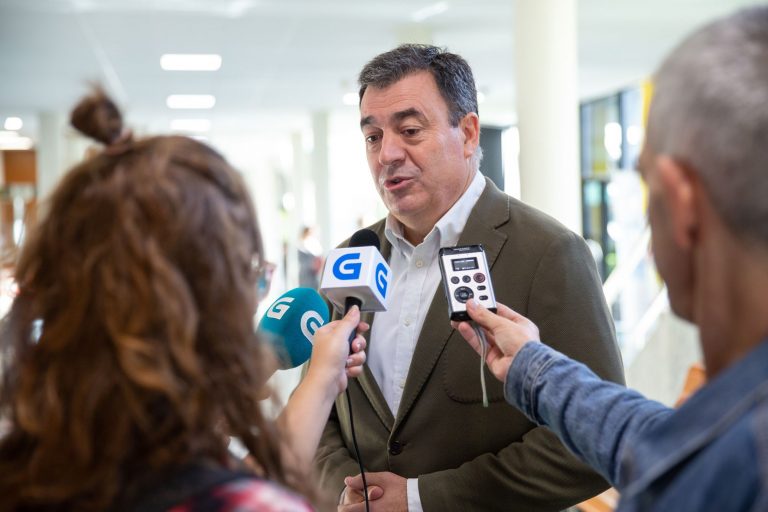 Román Rodríguez sitúa en un 15,3% la participación en la huelga en la educación no universitaria gallega