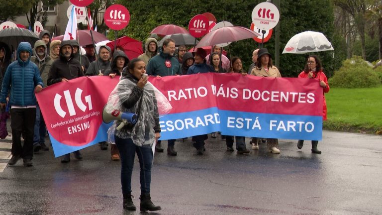 Sindicatos cifran en el 60% el seguimiento de la huelga en educación, que la Xunta reduce al 15%