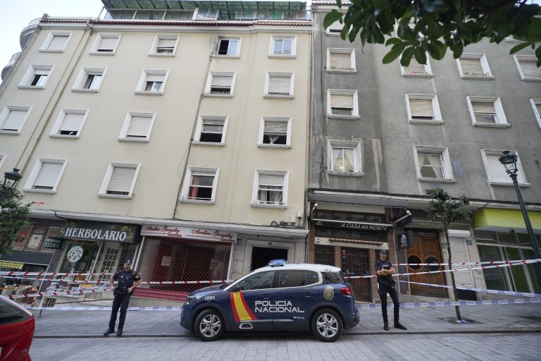 El juzgado descarta «por completo» que el incendio mortal de Vigo fuese intencionado y que comenzase en la cuarta planta