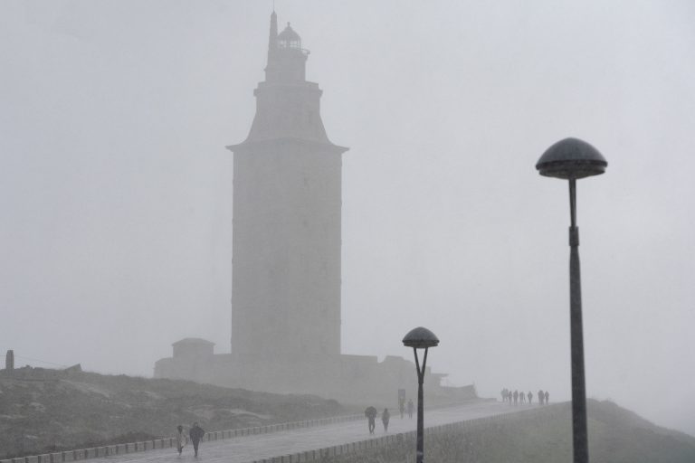 Un nuevo frente llegará mañana por el atlántico, dejará lluvias en la mitad oeste y subirán las temperaturas