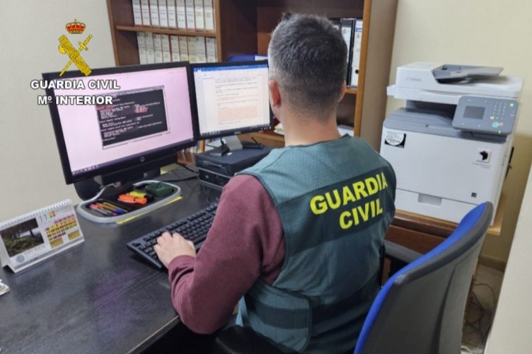 Investigado por estafar a un vecino de Meaño por WhatsApp al fingir ser una mujer y solicitarle dinero para el alquiler