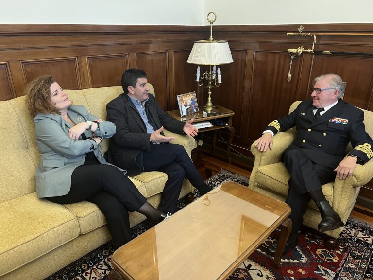 El delegado del Gobierno repasa en el Arsenal de Ferrol las últimas inversiones de Defensa