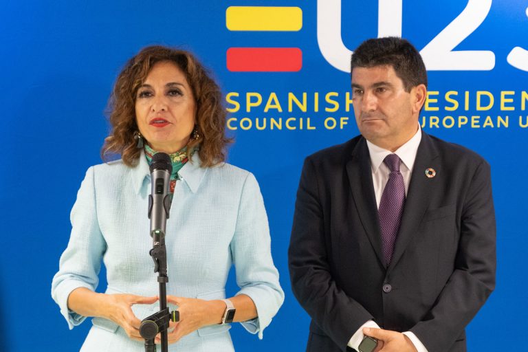 Montero afirma que las conversaciones para la investidura siguen «avanzando»: «Son días intensos»