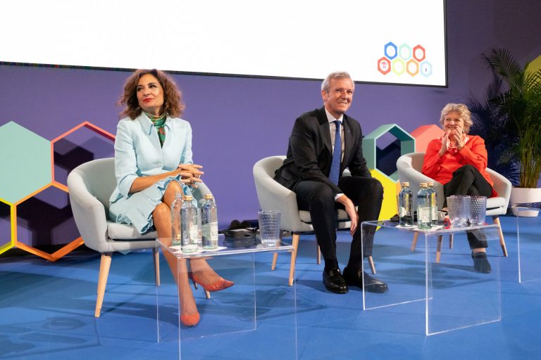 La Unión Europea aboga desde Santiago por reforzar la cooperación interregional, «esencia de lo que es ser europeo»