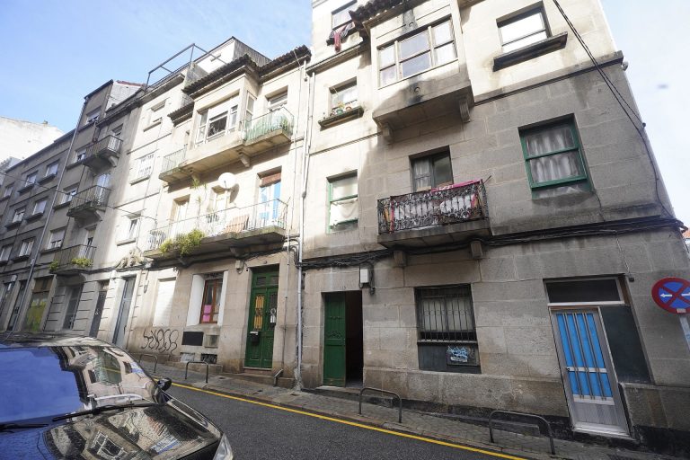 El Ayuntamiento de Vigo tramita el desalojo forzoso de los edificios de la calle Fisterra con riesgo de fallo eléctrico